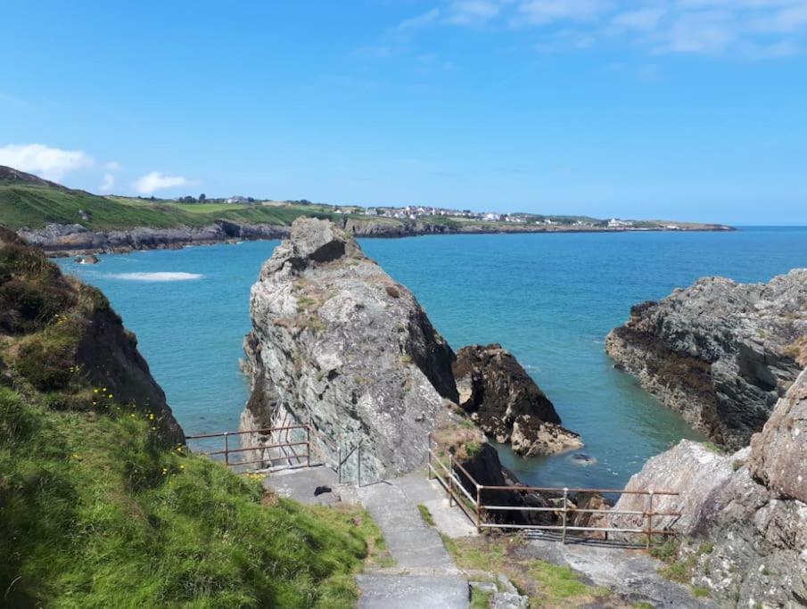 Coastal Bungalow, Sleeps 5 And Ideal For Walkers Amlwch Eksteriør billede