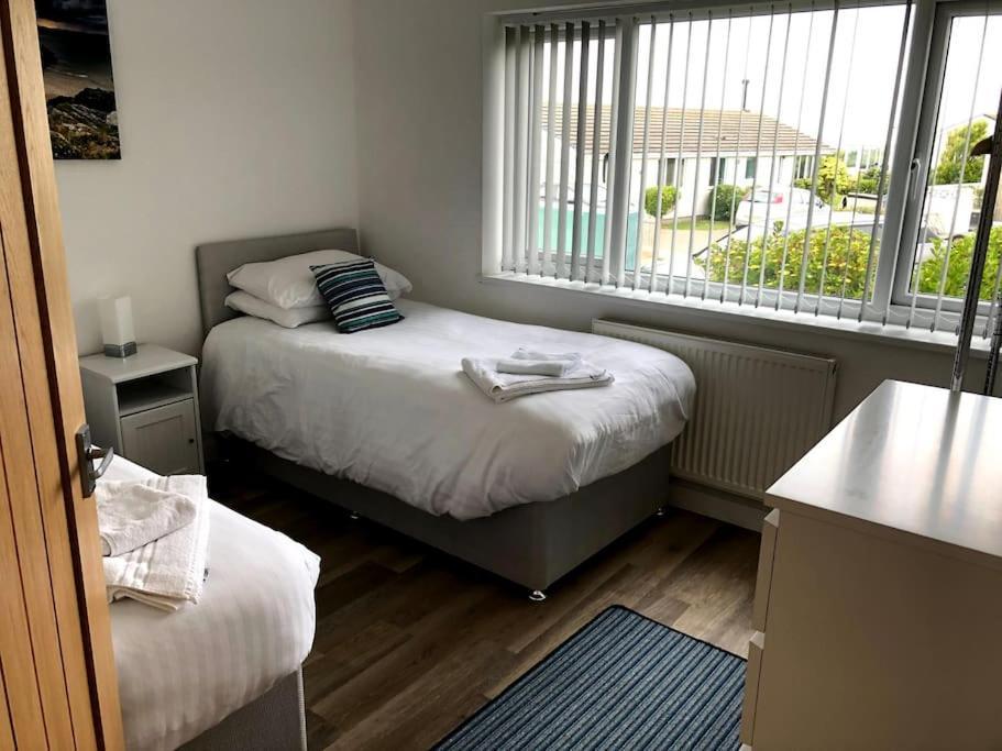 Coastal Bungalow, Sleeps 5 And Ideal For Walkers Amlwch Eksteriør billede
