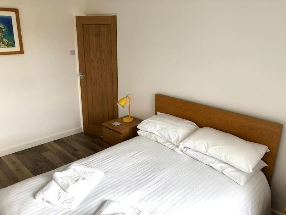 Coastal Bungalow, Sleeps 5 And Ideal For Walkers Amlwch Eksteriør billede
