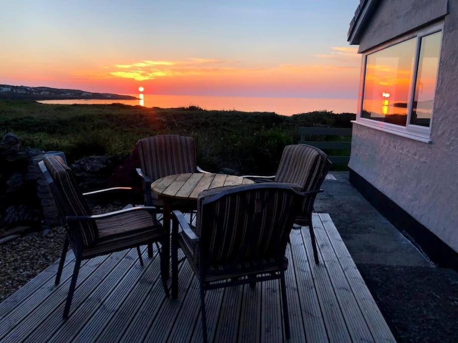 Coastal Bungalow, Sleeps 5 And Ideal For Walkers Amlwch Eksteriør billede
